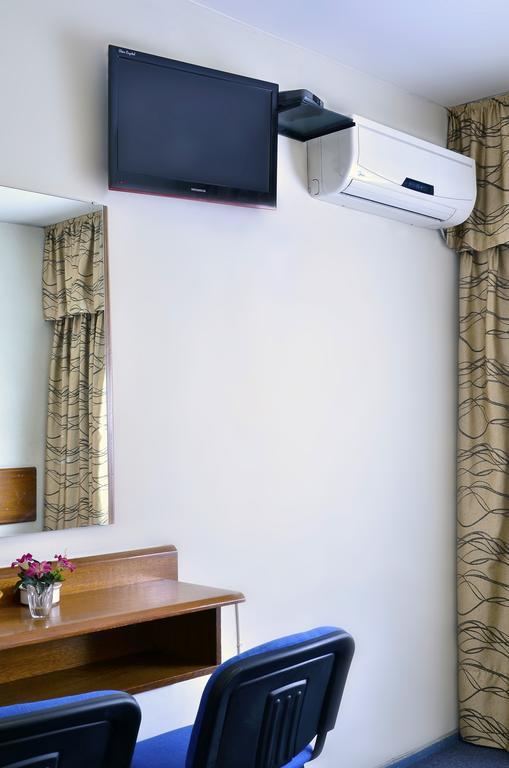 Family Room,641781009:JPEG
